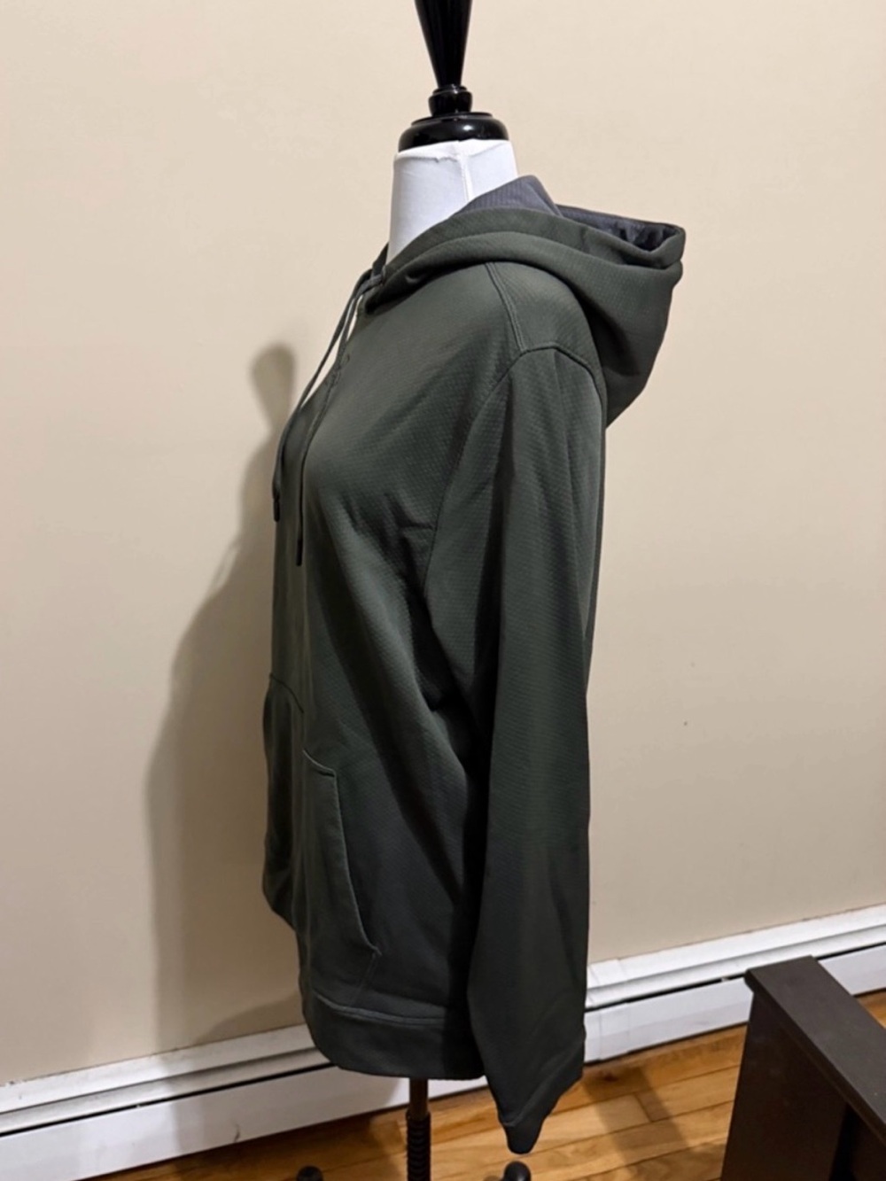 Men’s under armor hoodie lightweight knit under armor hoodie - worn once. - Picture 6 of 8